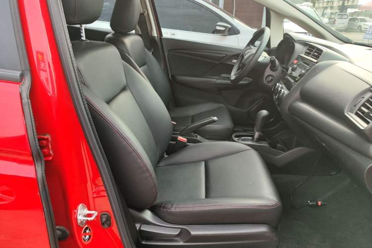 Used Honda Fit 2014 1.5L LX CVT Comfort Model Right Front Seat