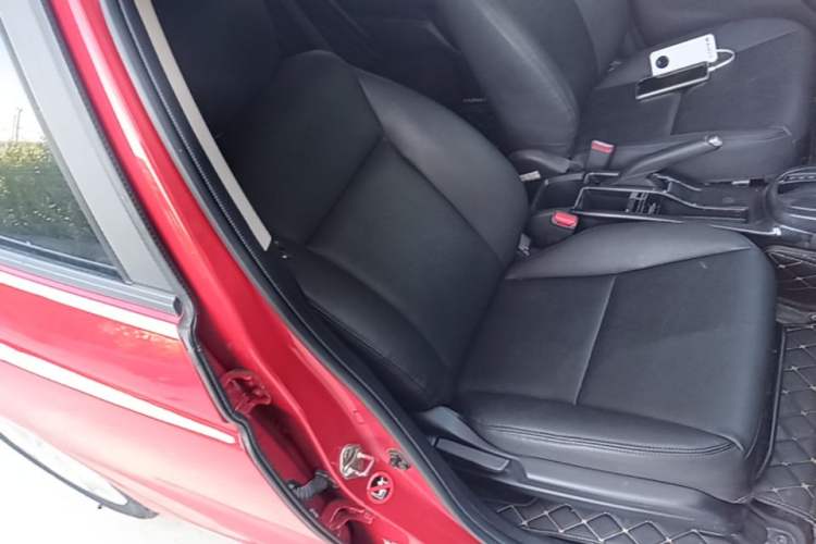 Used Honda Fit 2014 1.5L LX CVT Comfort Model Right Front Seat