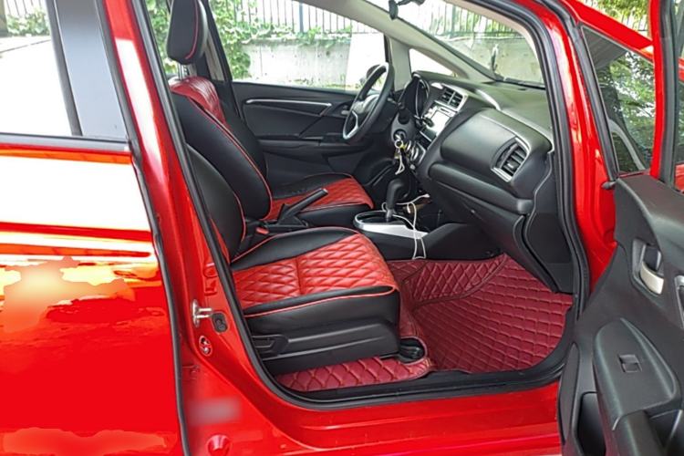 Used Honda Fit 2014 1.5L SE CVT Fashion Model Right Front Seat