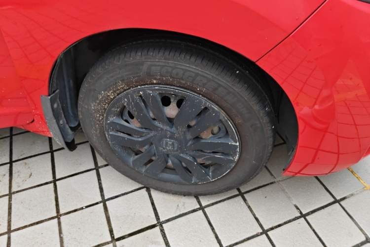 Used Honda Fit 2014 1.5L LX CVT Comfort Model Right Front Wheel Hub