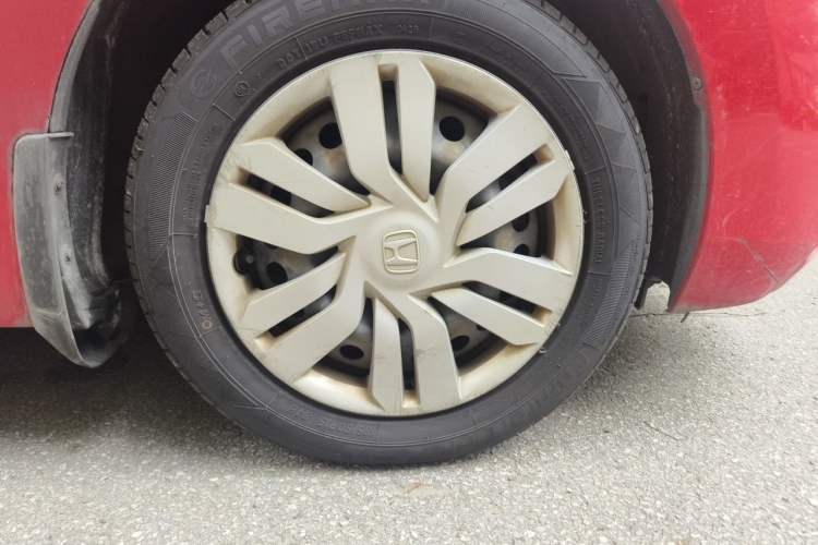 Used Honda Fit 2014 1.5L LX CVT Comfort Model Right Front Wheel Hub