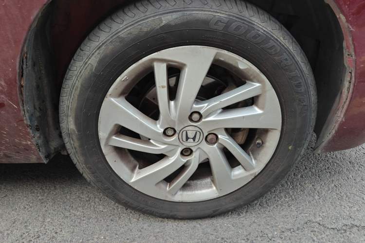 Used Honda Fit 2014 1.5L LX CVT Comfort Model Right Front Wheel Hub