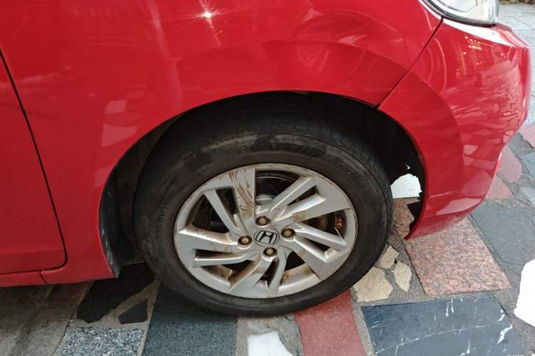 Used Honda Fit 2014 1.5L SE CVT Fashion Model Right Front Wheel Hub