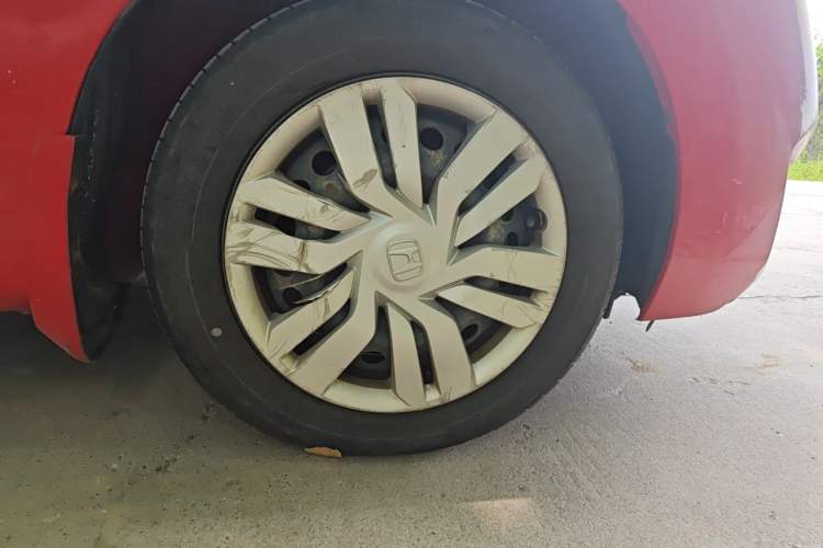 Used Honda Fit 2014 1.5L LX CVT Comfort Model Right Front Wheel Hub