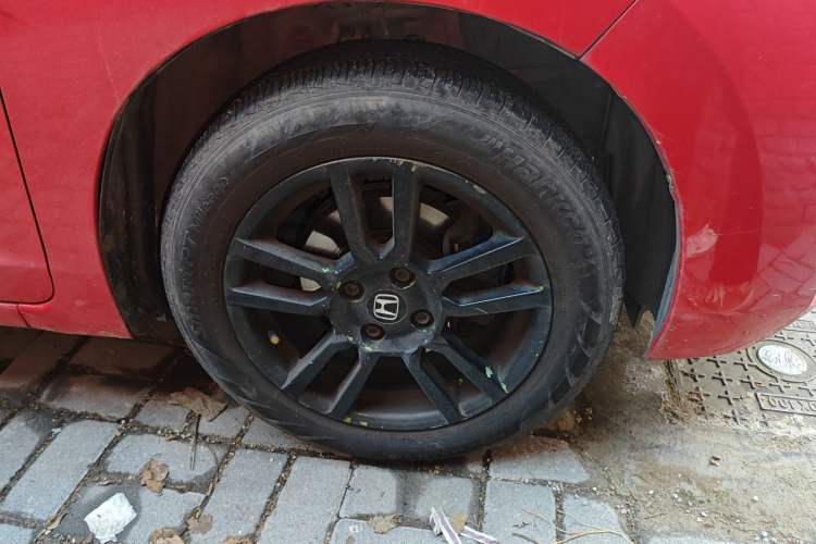 Used Honda Fit 2014 1.5L LX Manual Comfort Model Right Front Wheel Hub