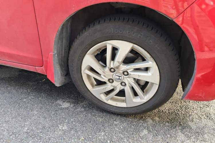 Used Honda Fit 2014 1.5L SE CVT Fashion Model Right Front Wheel Hub