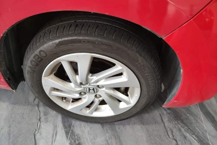 Used Honda Fit 2014 1.5L LX CVT Comfort Model Right Front Wheel Hub