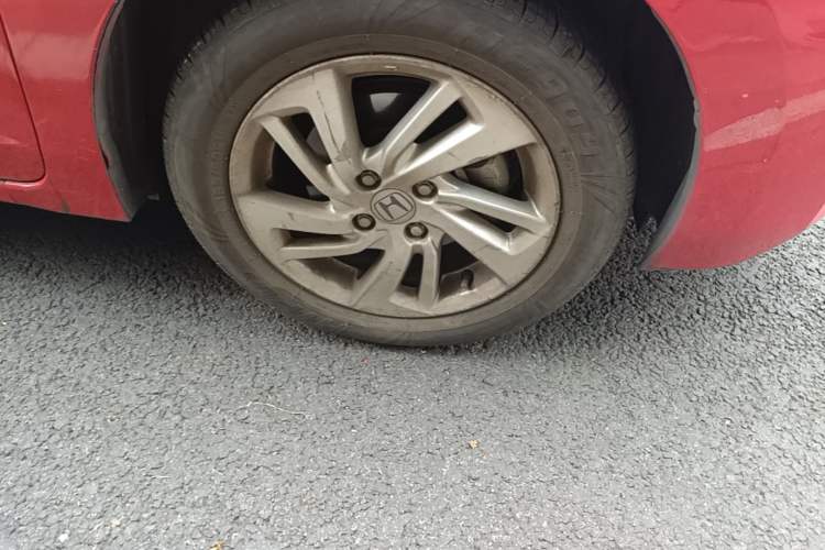 Used Honda Fit 2014 1.5L SE CVT Fashion Model Right Front Wheel Hub
