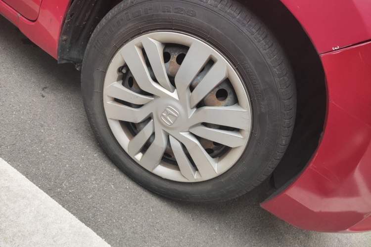 Used Honda Fit 2014 1.5L LX CVT Comfort Model Right Front Wheel Hub