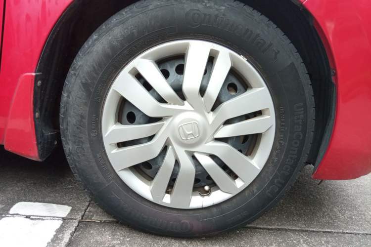Used Honda Fit 2014 1.5L LX CVT Comfort Model Right Front Wheel Hub