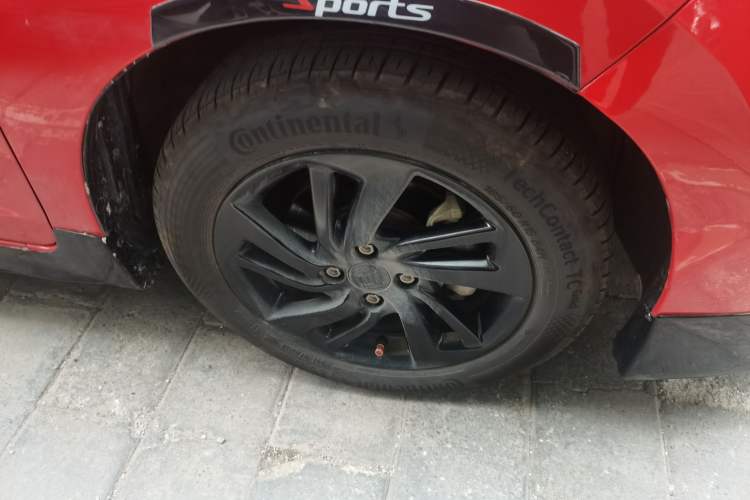 Used Honda Fit 2014 1.5L LX CVT Comfort Model Right Front Wheel Hub
