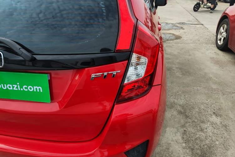 Used Honda Fit 2014 1.5L LX CVT Comfort Model Right Rear Taillight