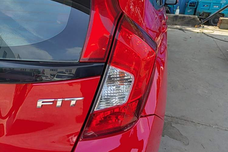 Used Honda Fit 2014 1.5L SE CVT Fashion Model Right Rear Taillight