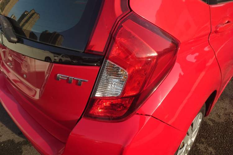Used Honda Fit 2014 1.5L LX CVT Comfort Model Right Rear Taillight