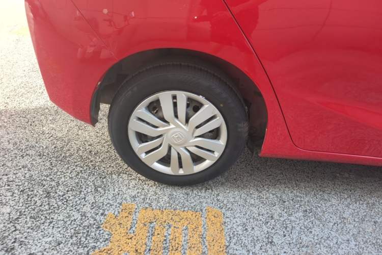 Used Honda Fit 2014 1.5L LX CVT Comfort Model Right Rear Wheel Hub
