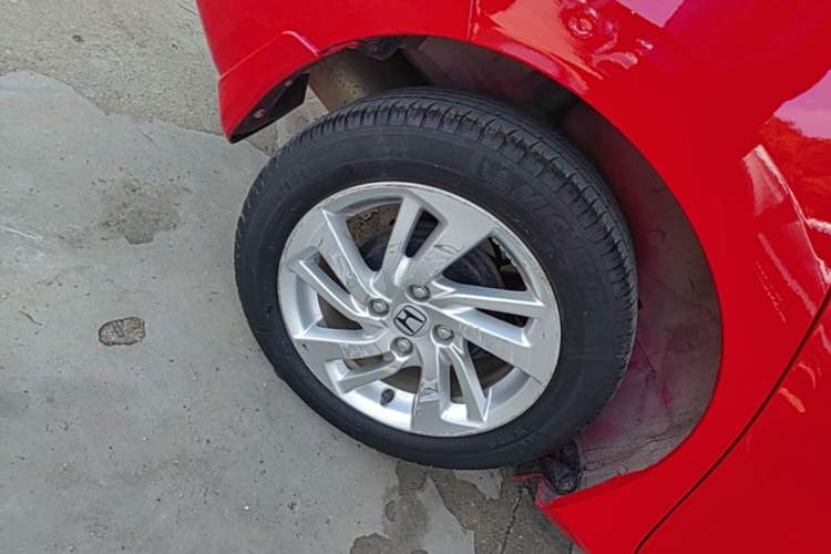 Used Honda Fit 2014 1.5L SE CVT Fashion Model Right Rear Wheel Hub
