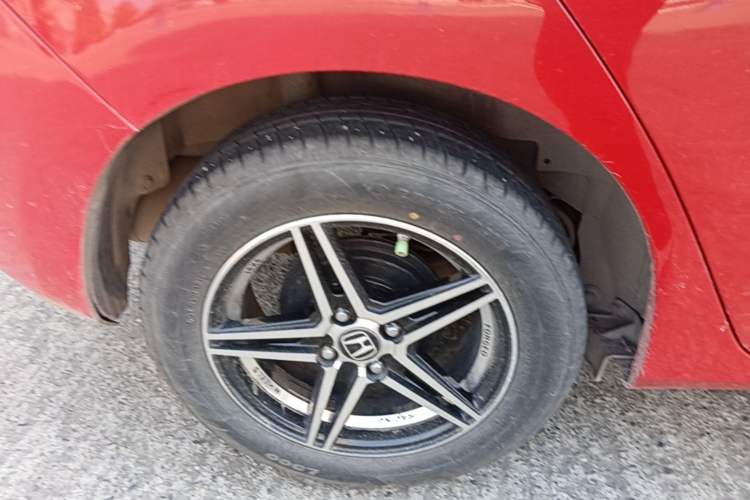 Used Honda Fit 2014 1.5L LX CVT Comfort Model Right Rear Wheel Hub