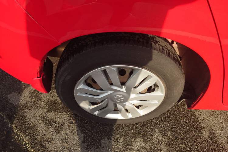 Used Honda Fit 2014 1.5L LX CVT Comfort Model Right Rear Wheel Hub