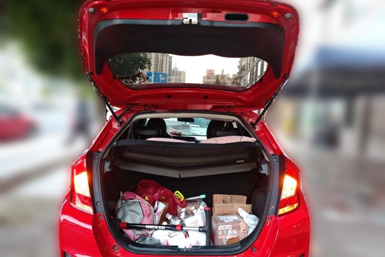 Used Honda Fit 2014 1.5L SE CVT Fashion Model Trunk