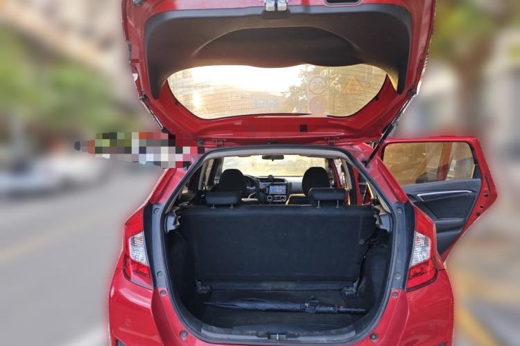 Used Honda Fit 2014 1.5L SE CVT Fashion Model Trunk