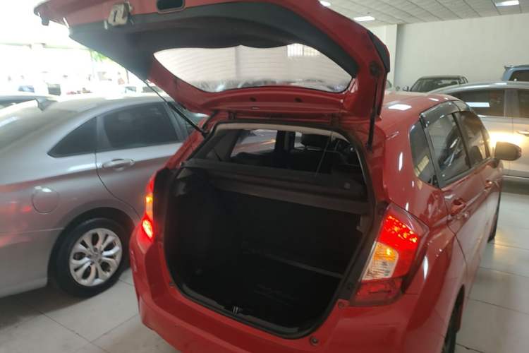 Used Honda Fit 2014 1.5L LX CVT Comfort Model Trunk