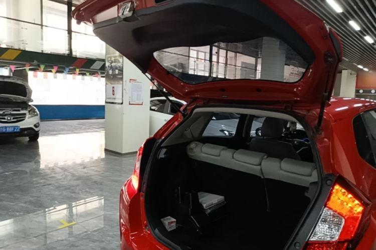 Used Honda Fit 2014 1.5L EX CVT Elite Model Trunk