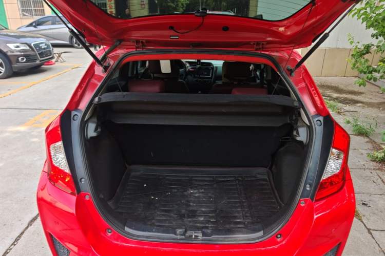 Used Honda Fit 2014 1.5L LX CVT Comfort Model Trunk