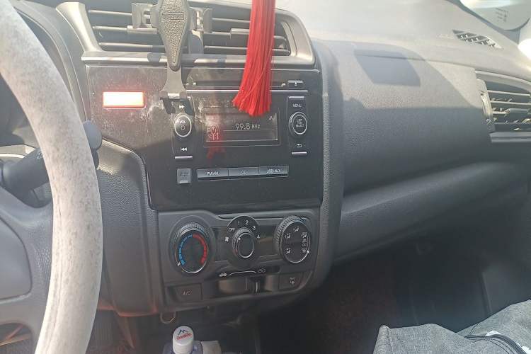 Used Honda Fit 2014 1.5L LX CVT Comfort Model Audio And AC Panel