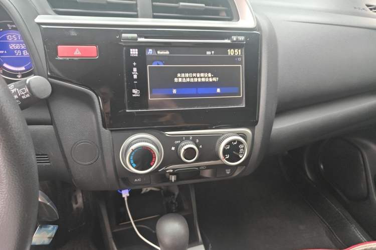 Used Honda Fit 2014 1.5L SE CVT Fashion Model Audio And AC Panel
