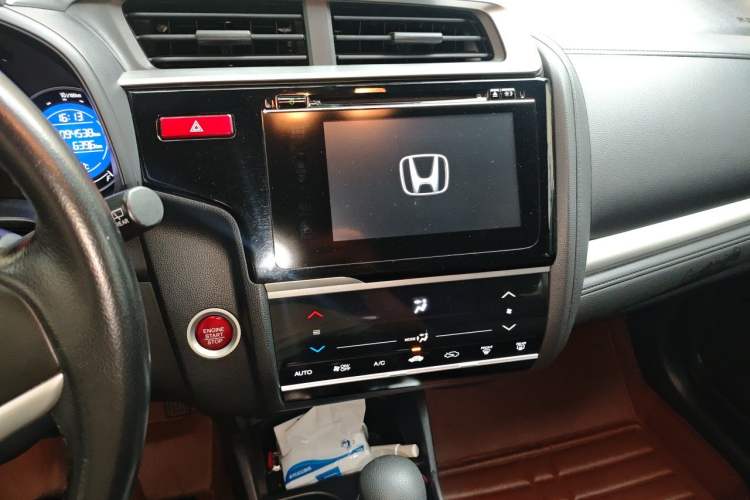 Used Honda Fit 2014 1.5L EXLI CVT Leading Model Audio And AC Panel