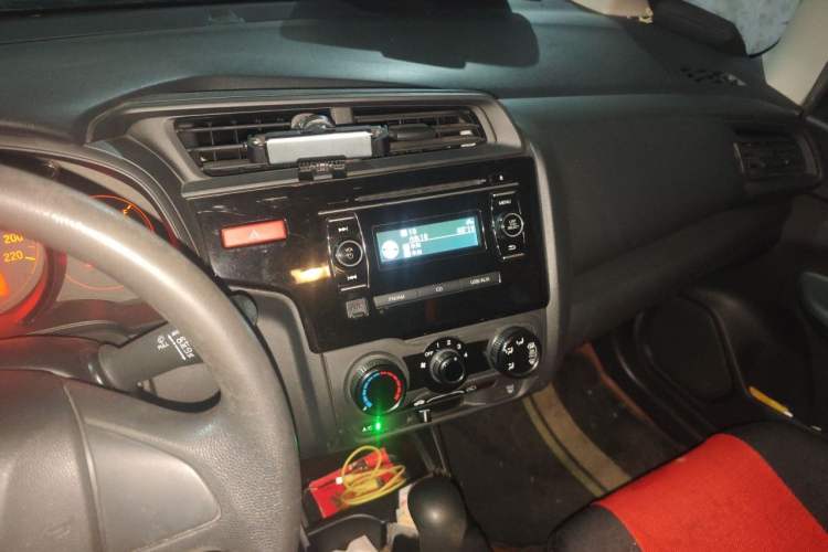 Used Honda Fit 2014 1.5L LX CVT Comfort Model Audio And AC Panel