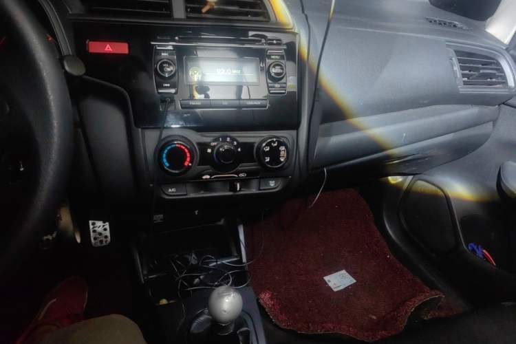 Used Honda Fit 2014 1.5L LX Manual Comfort Model Audio And AC Panel