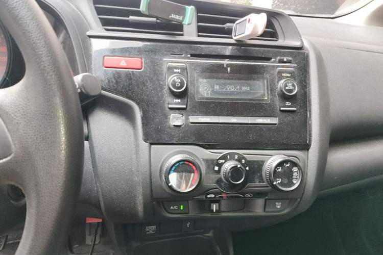 Used Honda Fit 2014 1.5L LX Manual Comfort Model Audio And AC Panel