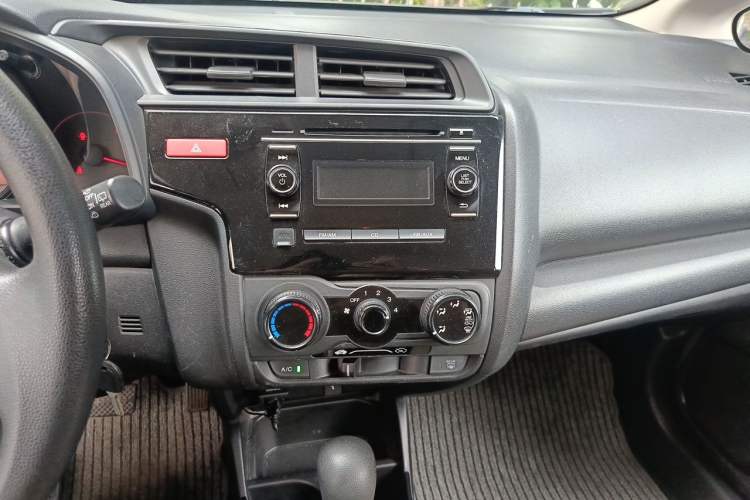 Used Honda Fit 2014 1.5L LX CVT Comfort Model Audio And AC Panel