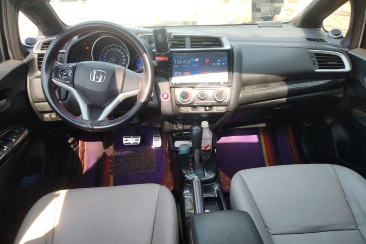 Used Honda Fit 2014 1.5L EX CVT Elite Model Center Console