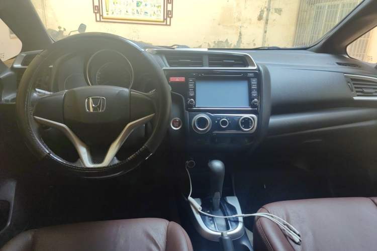 Used Honda Fit 2014 1.5L EX CVT Elite Model Center Console