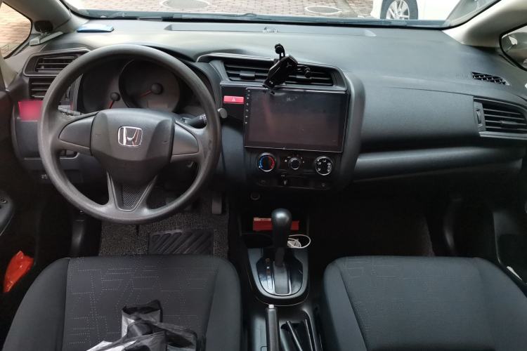 Used Honda Fit 2014 1.5L LX CVT Comfort Model Center Console