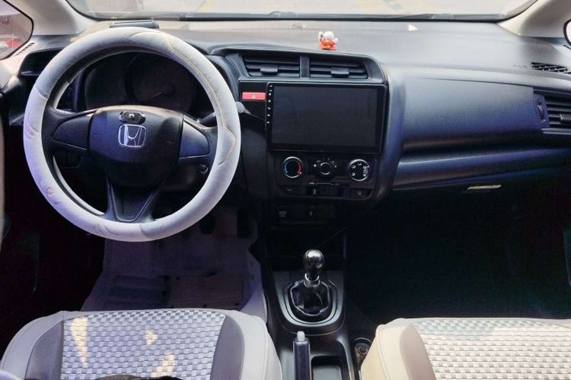 Used Honda Fit 2014 1.5L LX Manual Comfort Model Center Console