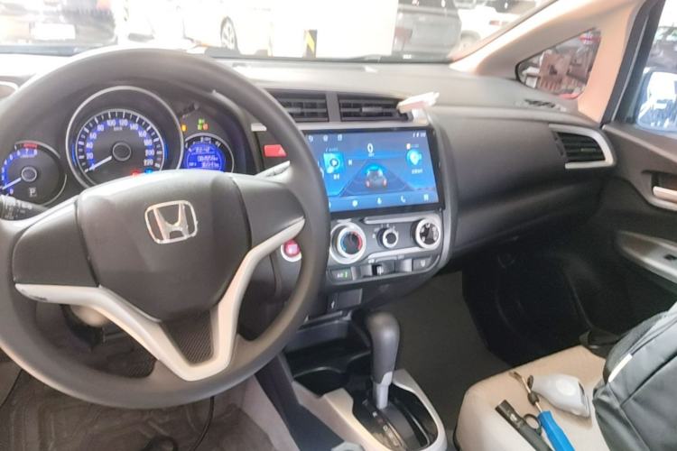 Used Honda Fit 2014 1.5L EX CVT Elite Model Center Console