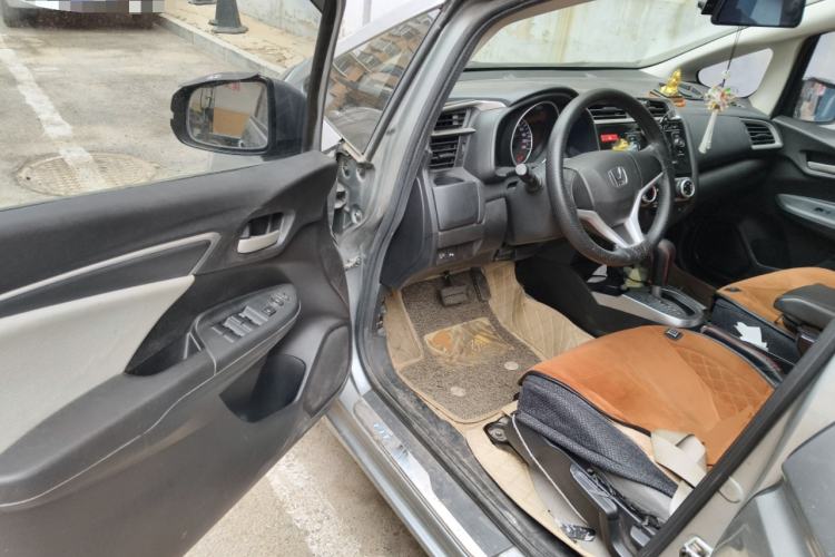 Used Honda Fit 2014 1.5L EX CVT Elite Model Driver Seat
