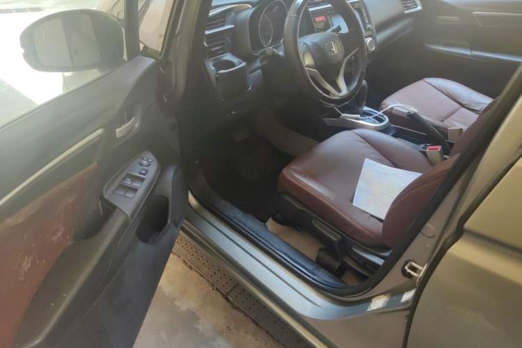 Used Honda Fit 2014 1.5L EX CVT Elite Model Driver Seat