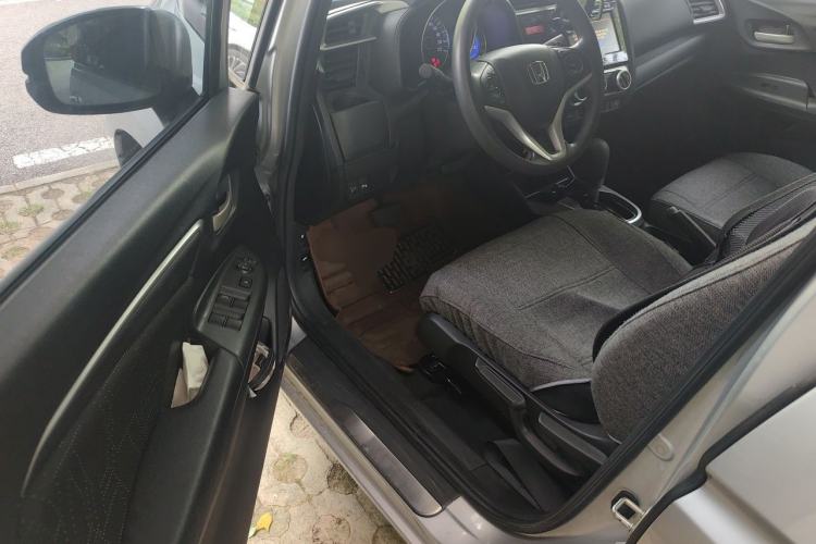 Used Honda Fit 2014 1.5L SE CVT Fashion Model Driver Seat