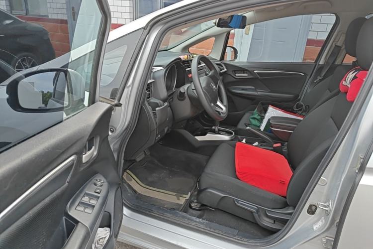 Used Honda Fit 2014 1.5L SE CVT Fashion Model Driver Seat