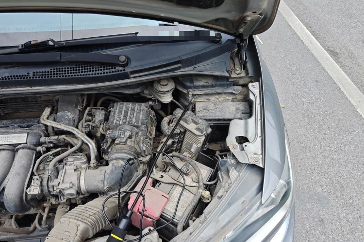 Used Honda Fit 2014 1.5L SE CVT Fashion Model Engine Bay Left