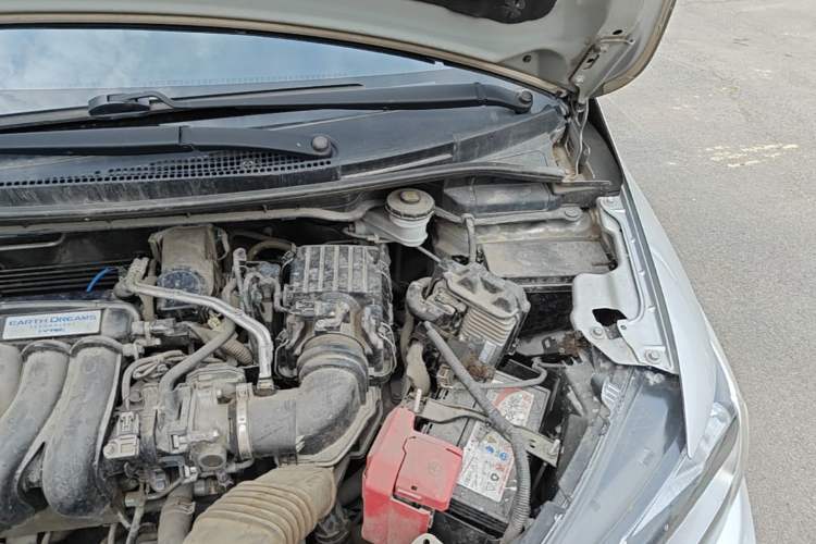 Used Honda Fit 2014 1.5L SE CVT Fashion Model Engine Bay Left