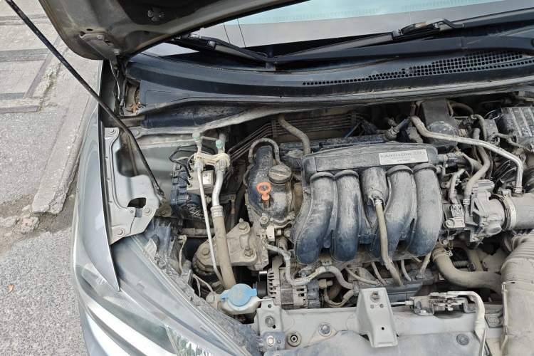 Used Honda Fit 2014 1.5L SE CVT Fashion Model Engine Bay Right