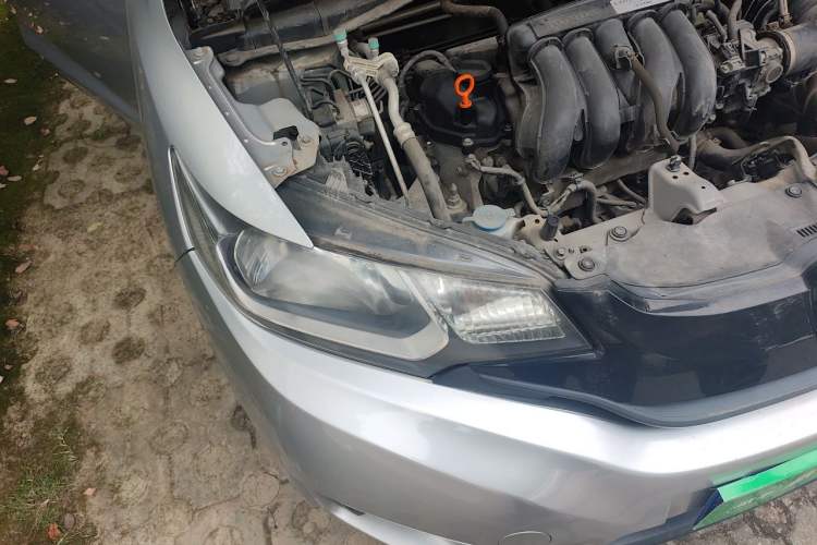 Used Honda Fit 2014 1.5L SE CVT Fashion Model Engine Bay Right