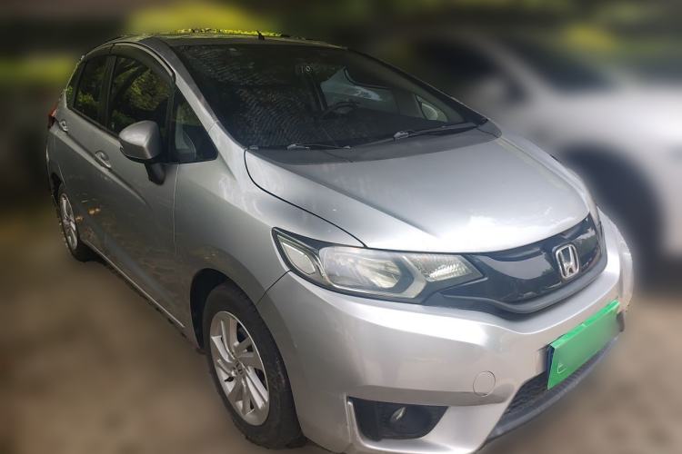 Used Honda Fit 2014 1.5L SE CVT Fashion Model Front Right 45 Deg