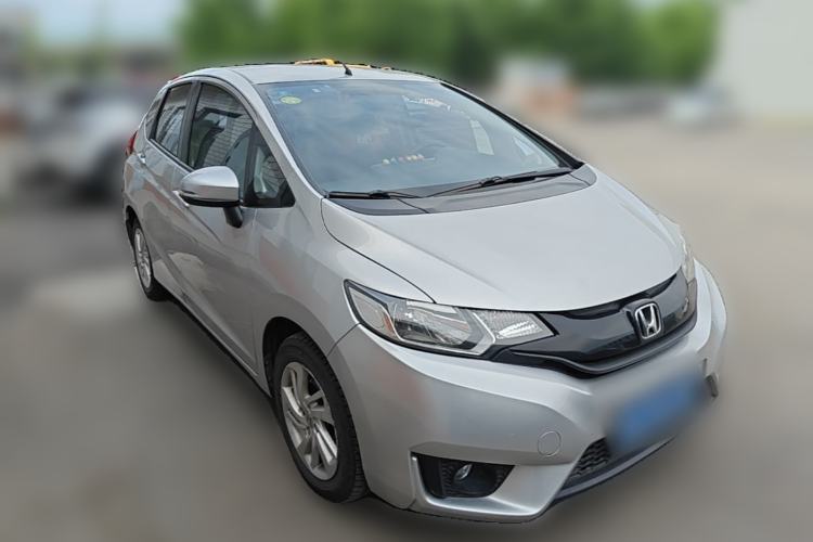 Used Honda Fit 2014 1.5L SE CVT Fashion Model Front Right 45 Deg