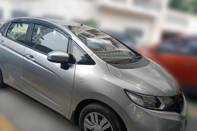 Used Honda Fit 2014 1.5L LX CVT Comfort Model Front Right 45 Deg